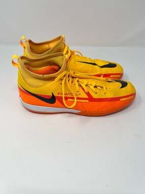 Nike Phantom GT2 Academy DF IC Youth Size 6Y Laser Orange Indoor Soccer Shoes
